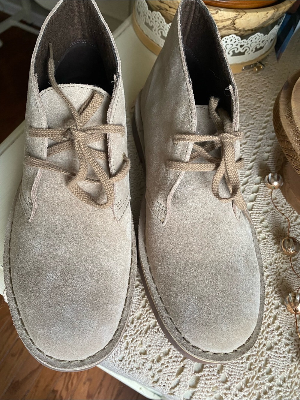 Women’s size 8.5 Suede Desert Boots in Light Beige